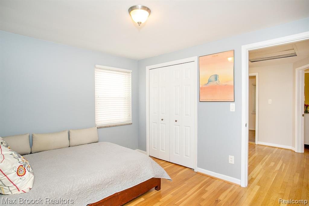 26015 ALLOR Avenue, Huntington Woods, MI — Photo 29