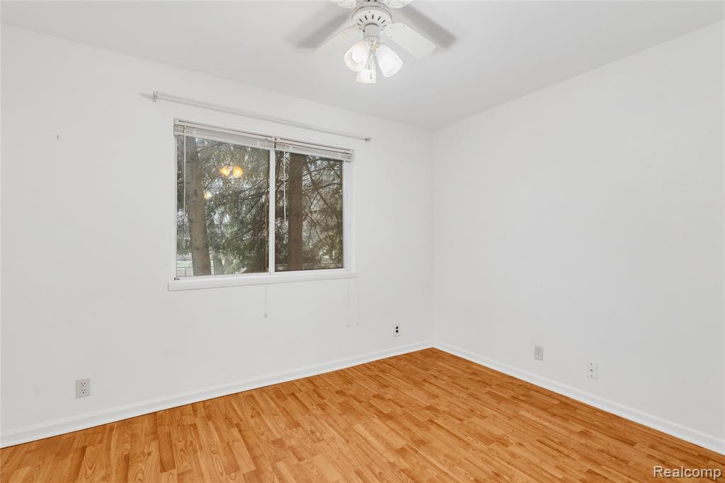 6522 Saline Drive, Waterford, MI 48329 — Photo 11