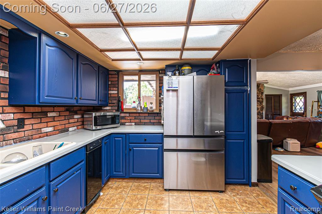 20510 Luna Street, Clinton Twp, MI 48035 — Photo 11