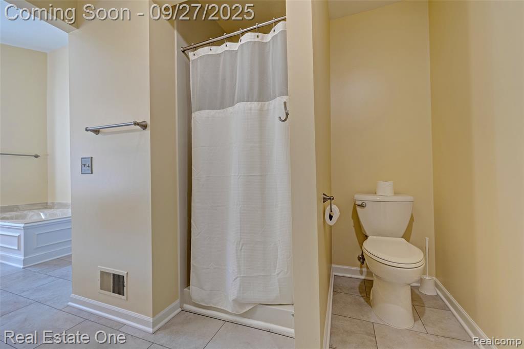 90 Crescent Hill Drive, Ortonville, MI 48462 — Photo 44
