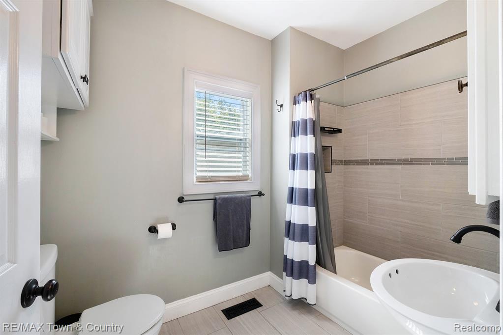 1366 S Morrish Road, Flint, MI 48532 — Photo 21