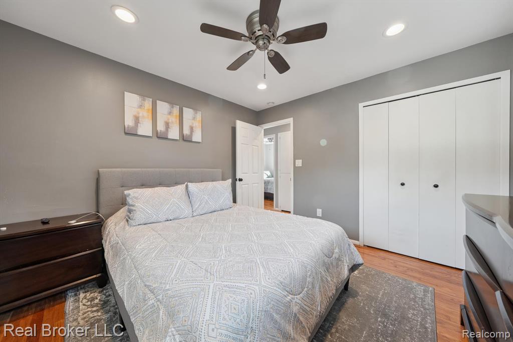 694 Ferndale Avenue, Lake Orion, MI 48362 — Photo 8