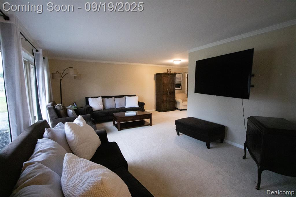 8139 Hedgeway Drive, Shelby Twp, MI 48317 — Photo 9