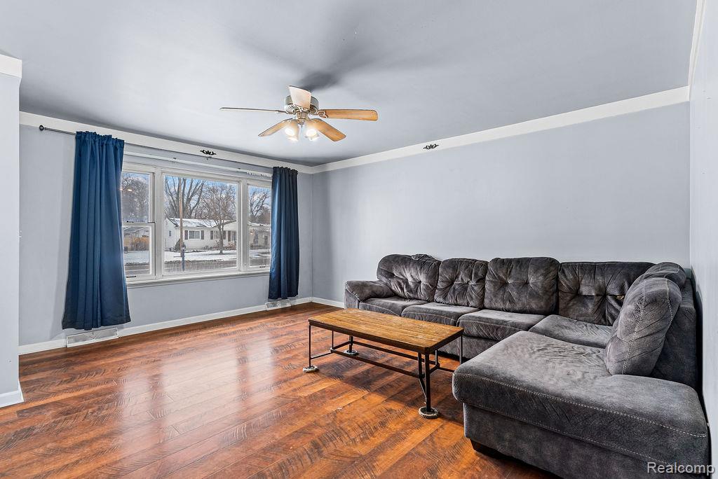 4277 Ashlawn Drive, Flint, MI 48507 — Photo 10
