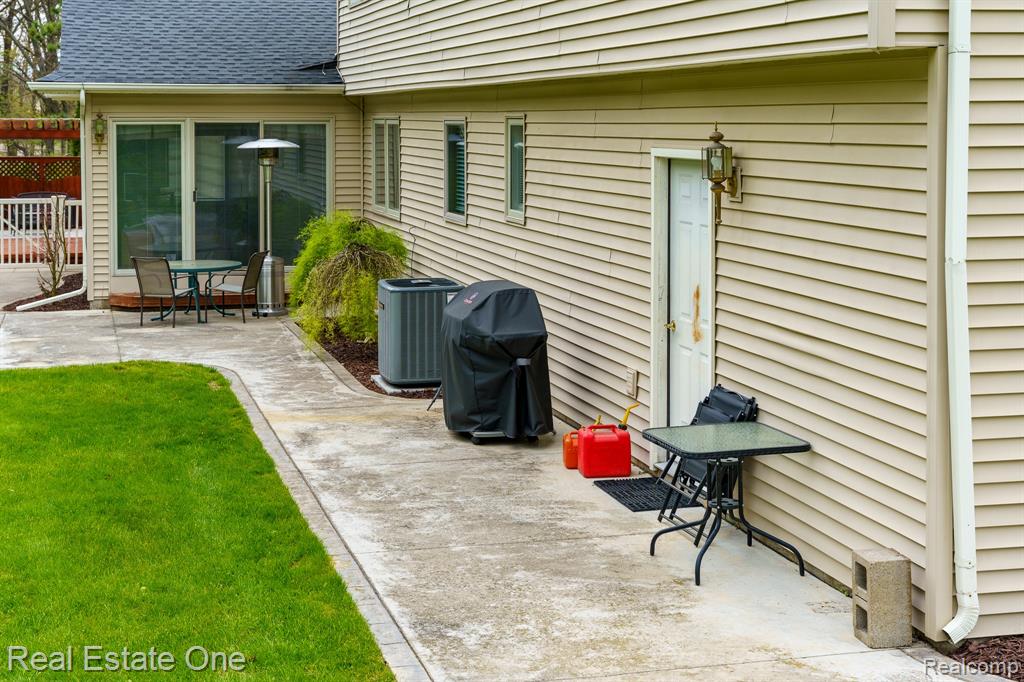 9243 Sherwood Drive, Davisburg, MI 48350 — Photo 50