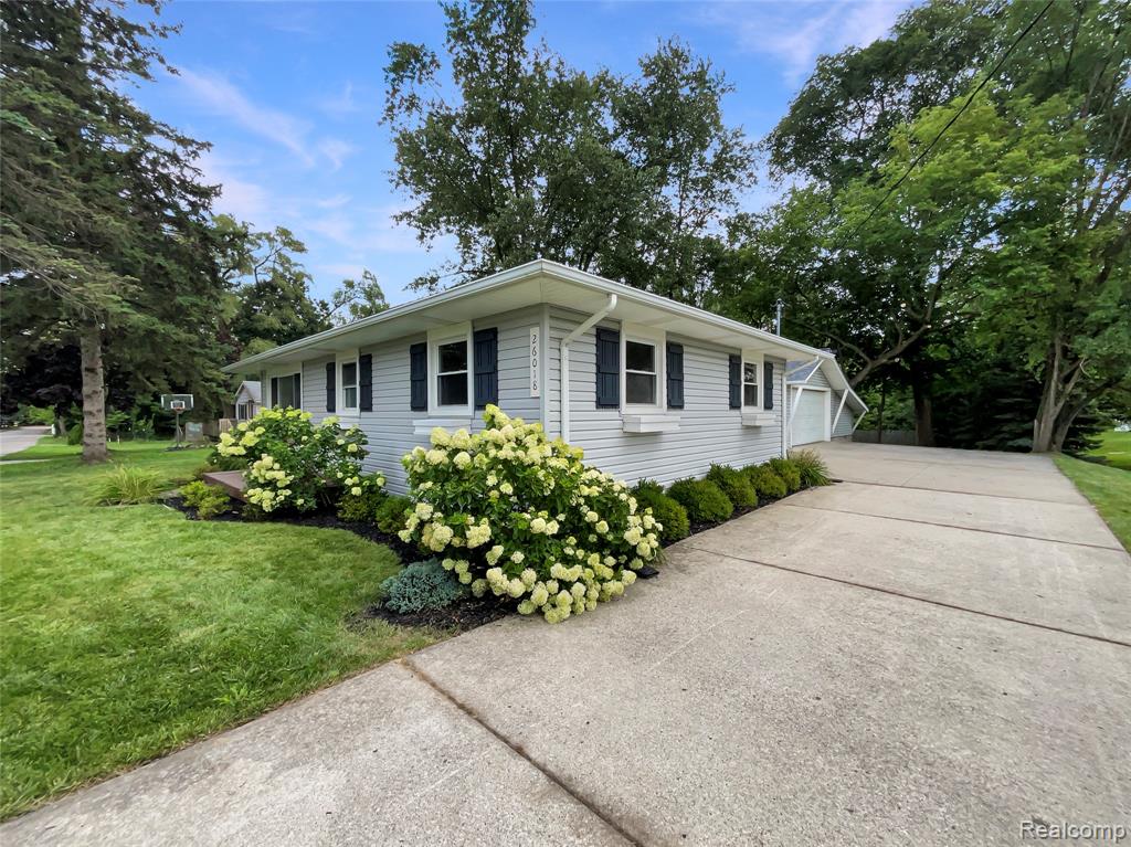 26018 Whipple Street, Novi, MI — Photo 10