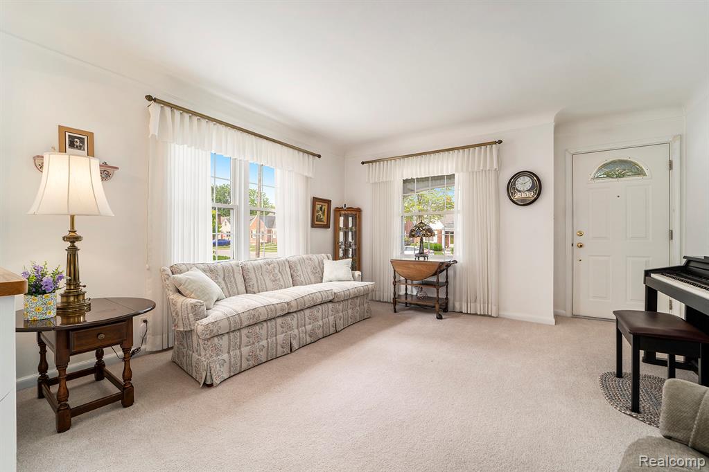 916 N Rosevere Avenue, Dearborn, MI 48128 — Photo 4