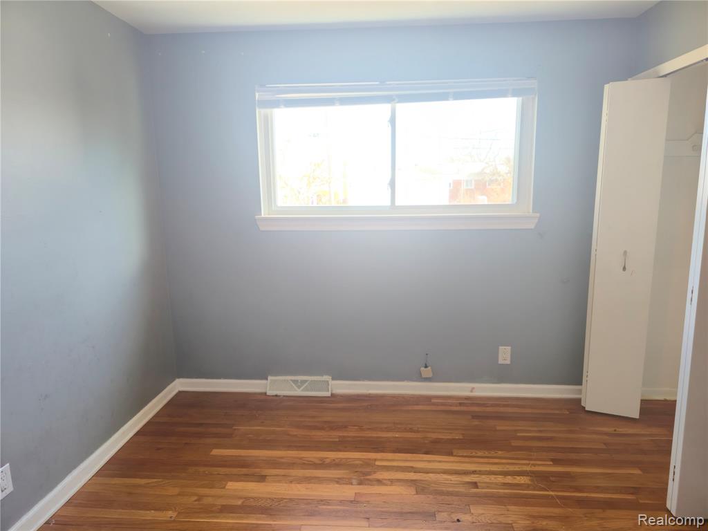 27432 Bristol Drive, Warren, MI 48092 — Photo 7