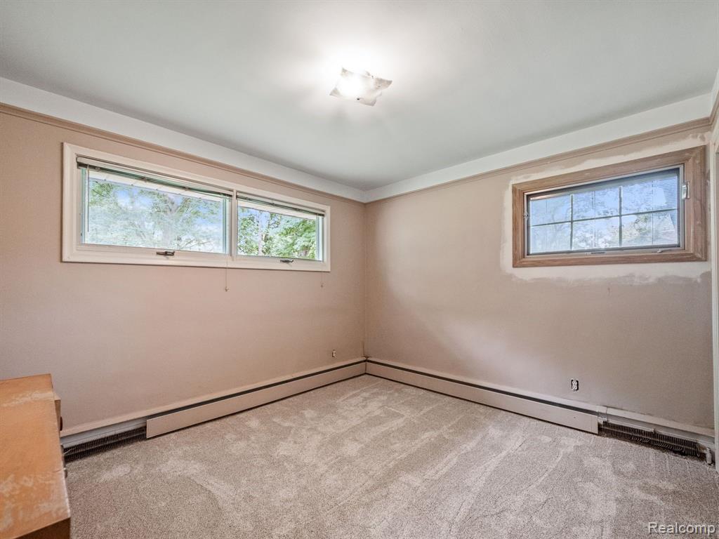 4550 W MAPLE Road, Bloomfield Hills, MI 48301 — Photo 17