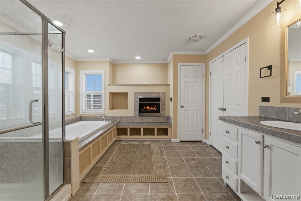 11798 Willoway Court, South Lyon, MI 48178 — Photo 25