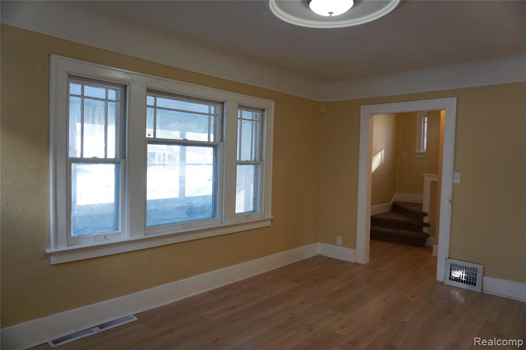 217 W Dewey Street, Flint, MI 48505 — Photo 8