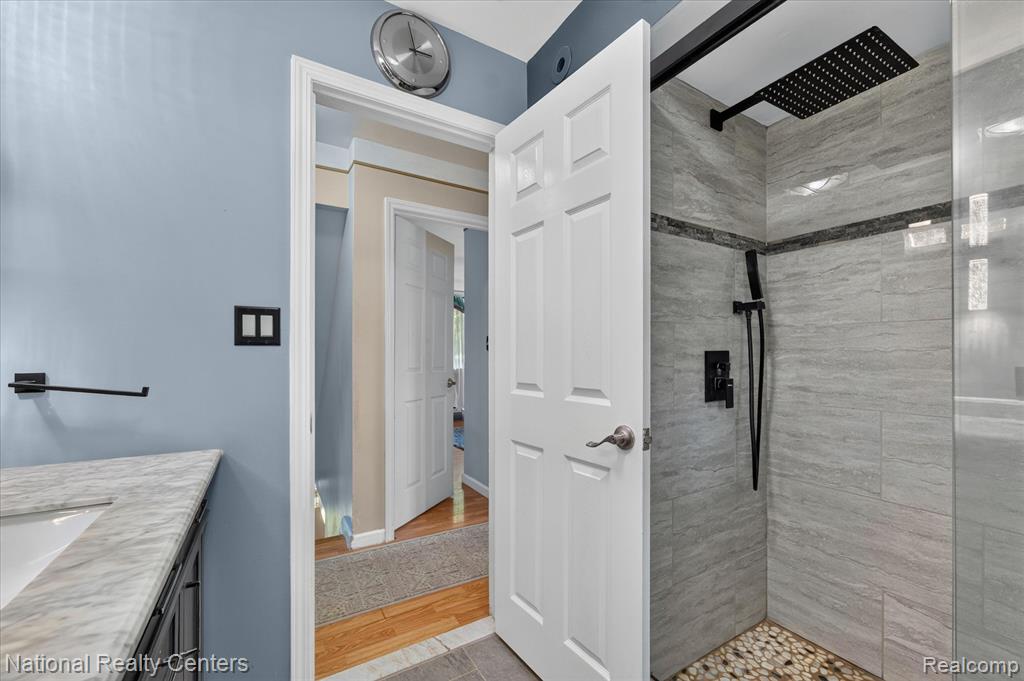 9472 Lakepointe Boulevard, Clay, MI 48001 — Photo 26