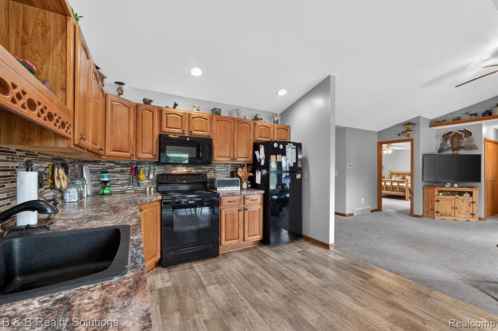 2927 N Blacks Corners Road, Imlay City, MI 48444 — Photo 13