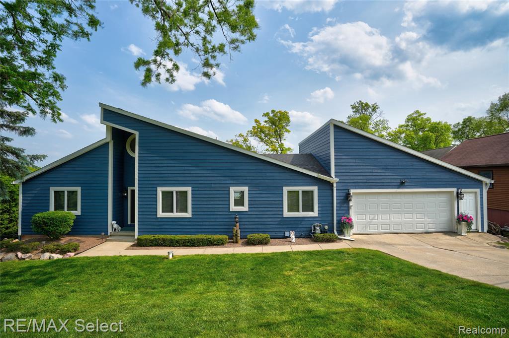 7457 Haviland Beach Drive, Linden, MI 48451 — Photo 2