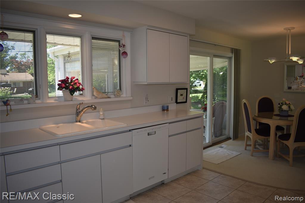41147 S McMahon Circle, Novi, MI — Photo 12