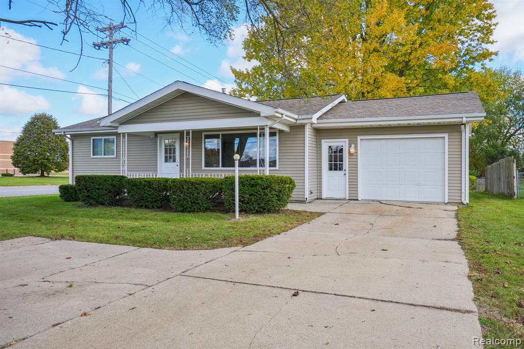 4994 N Michigan Avenue, Saginaw, MI 48604 — Photo 2