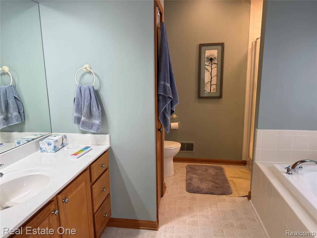 1374 Blue Heron Drive, Highland, MI — Photo 12