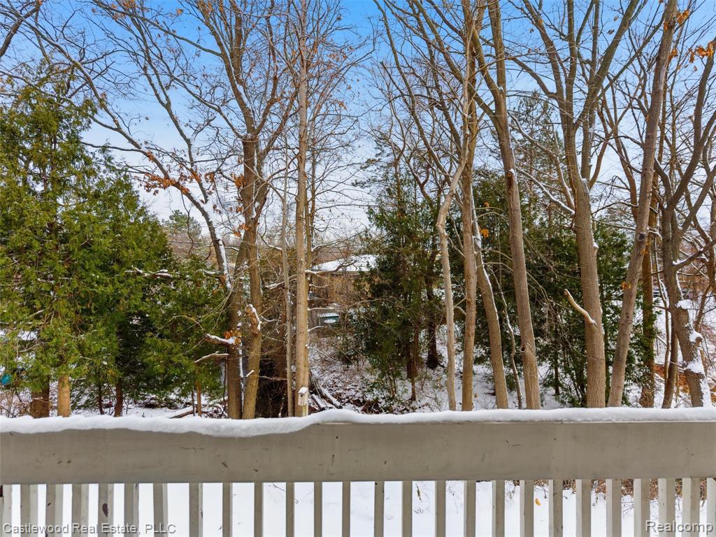 5868 Shore Court, Clarkston, MI — Photo 4