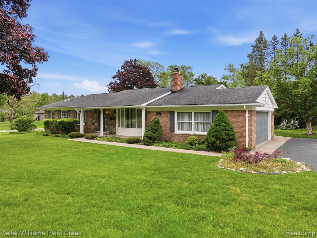 436 Broadleaf Drive, Rochester, MI 48306 — Photo 2