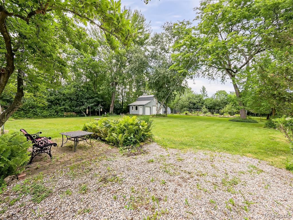 52010 11 Mile Road, South Lyon, MI 48178 — Photo 43