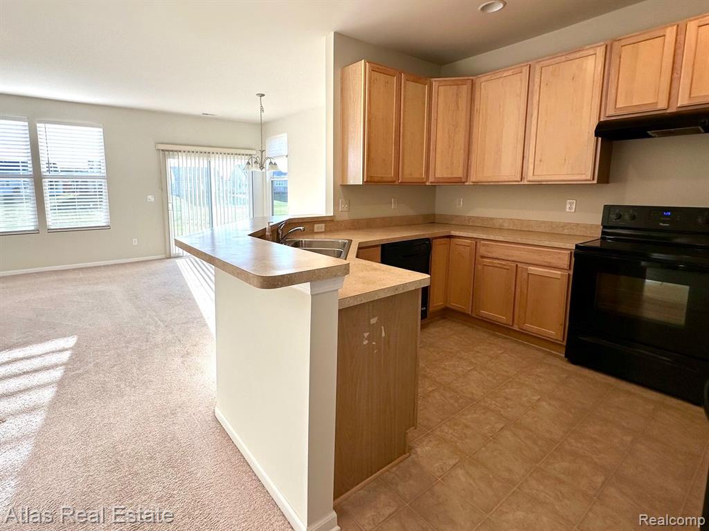 9378 SAND HILL Drive, Grand Blanc, MI 48439 — Photo 8