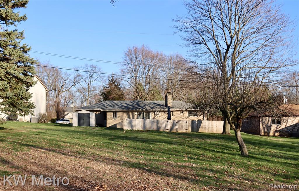 8250 Atha Street, White Lake, MI — Photo 13