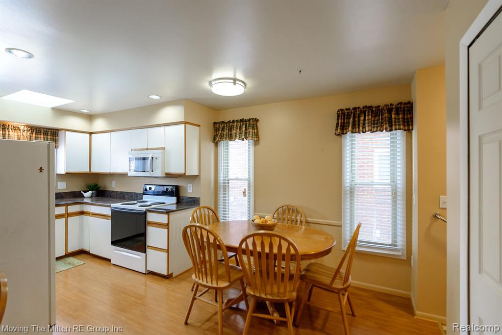 925 N Rosevere Avenue, Dearborn, MI 48128 — Photo 14