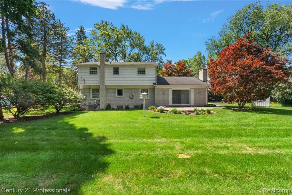 633 Foxhall Road, Bloomfield Hills, MI 48304 — Photo 5