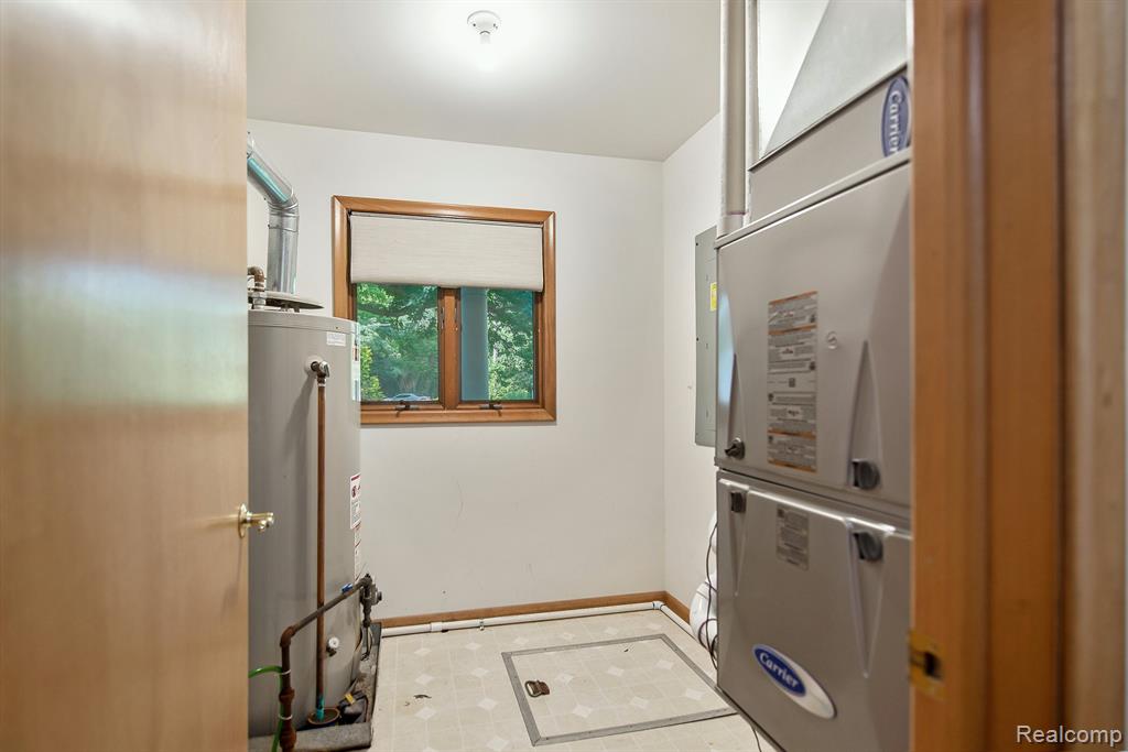 7636 THARP Drive, Whitmore Lake, MI 48189 — Photo 48