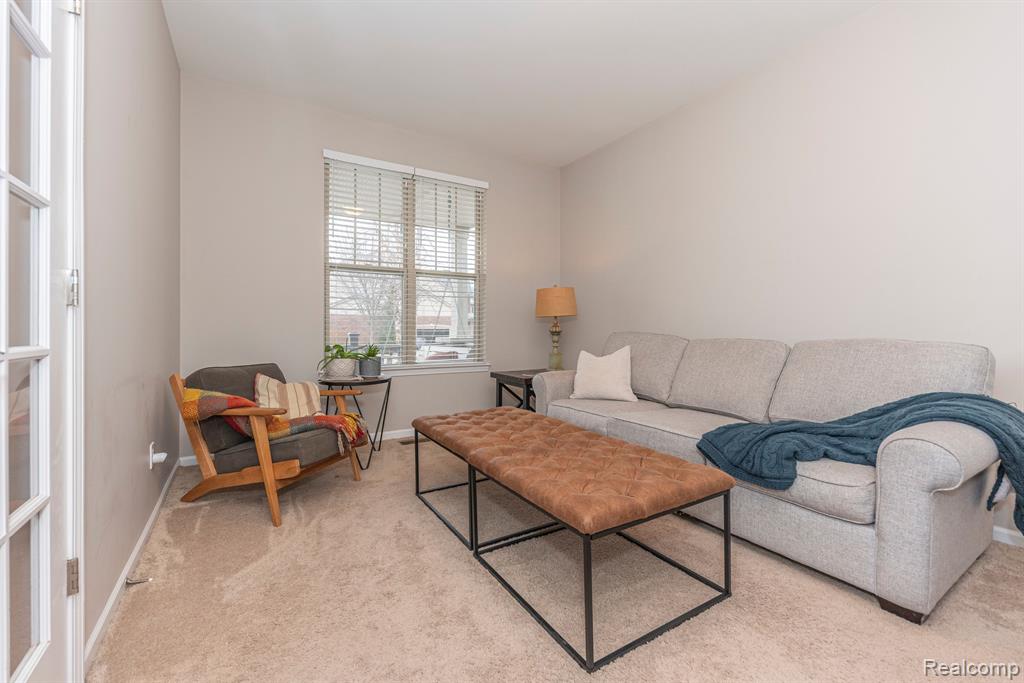 806 LAKE WOODS Drive, Canton, MI 48188 — Photo 7