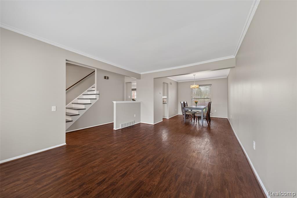 30110 Manor Drive, Madison Heights, MI 48071 — Photo 8