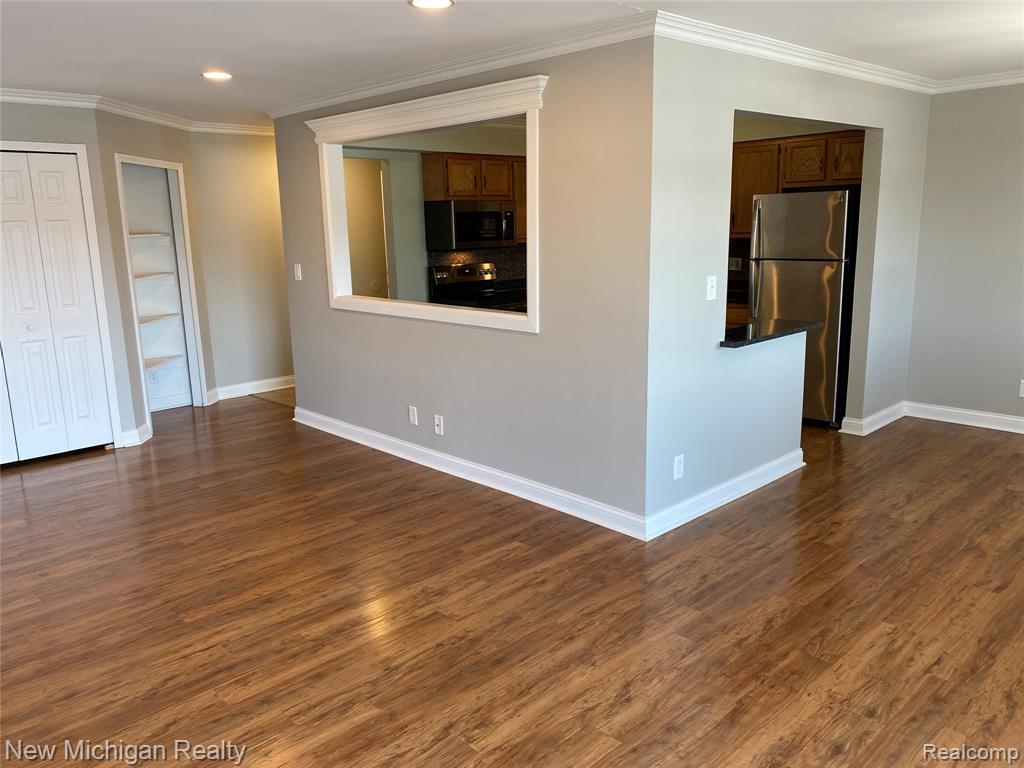 6157 ORCHARD LAKE RD APT 201, West Bloomfield, MI — Photo 9