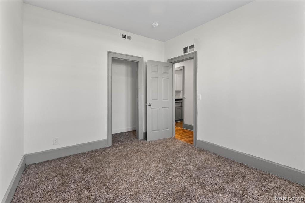 70 CLAIRMOUNT Avenue, Detroit, MI 48202 — Photo 13