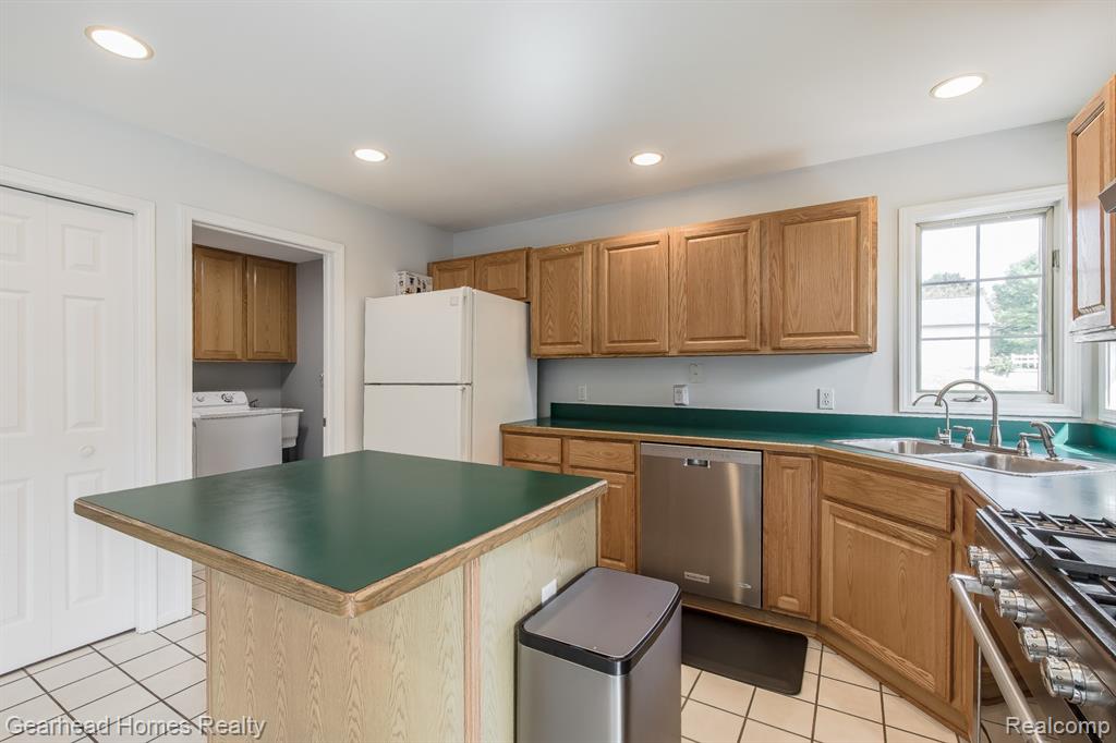 8088 Denton Hill Road, Fenton, MI 48430 — Photo 8
