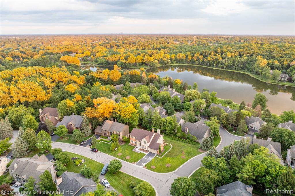 4802 Panorama Circle, West Bloomfield, MI 48323 — Photo 47