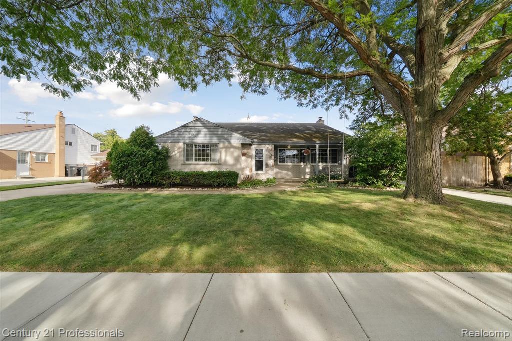 9024 Hubbard Street, Livonia, MI 48150 — Photo 3