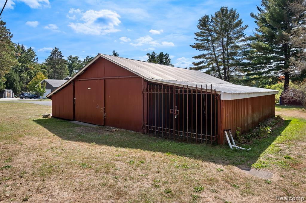 18415 12 Mile Road, Big Rapids, MI 49307 — Photo 38