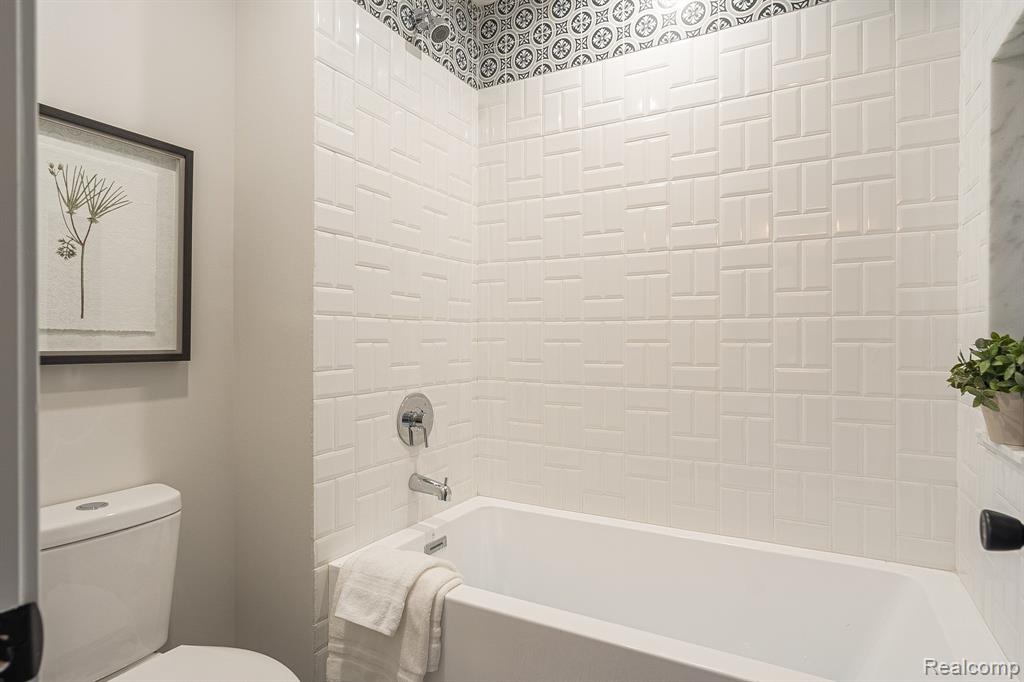 1876 McKinley Street, Wyandotte, MI 48192 — Photo 48