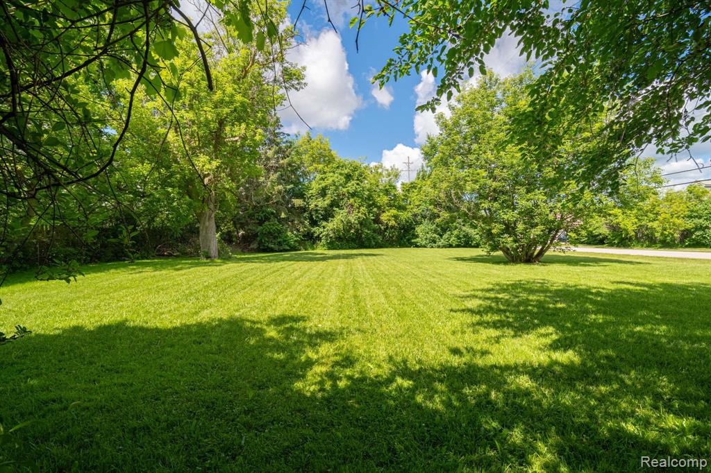 3353 Augusta Street, Flint, MI 48532 — Photo 8