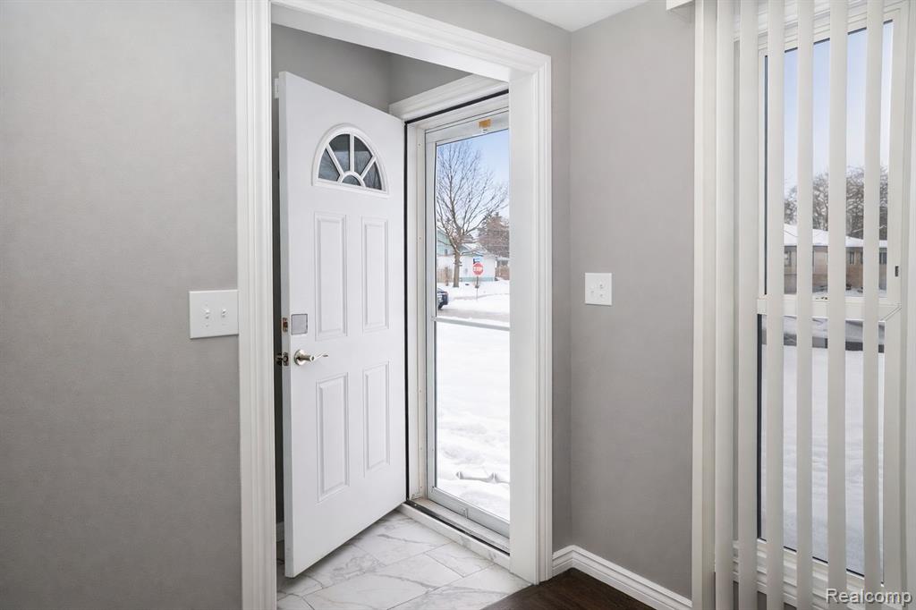8373 McKinley, Center Line, MI 48015 — Photo 5