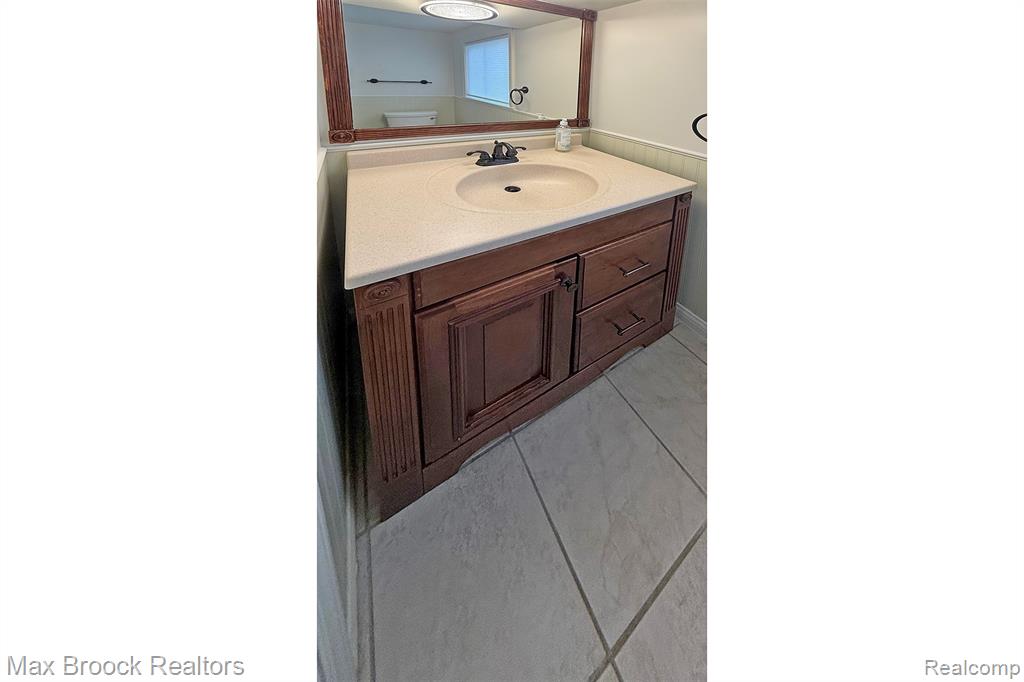 8055 Donna Street, Westland, MI — Photo 15