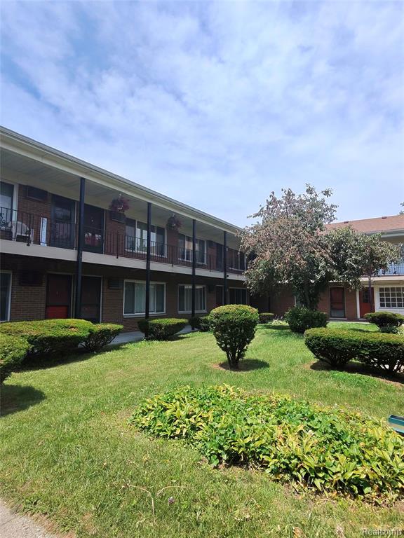 25301 five mile rd, Redford, MI 48239 — Photo 16