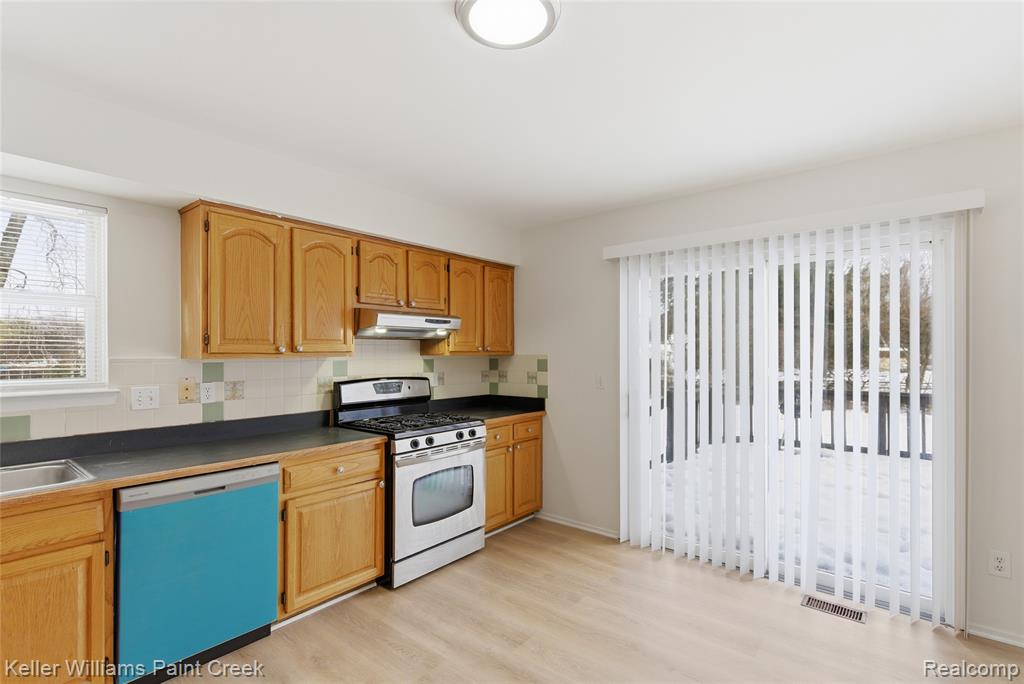 833 Huntclub Boulevard, Auburn Hills, MI 48326 — Photo 11