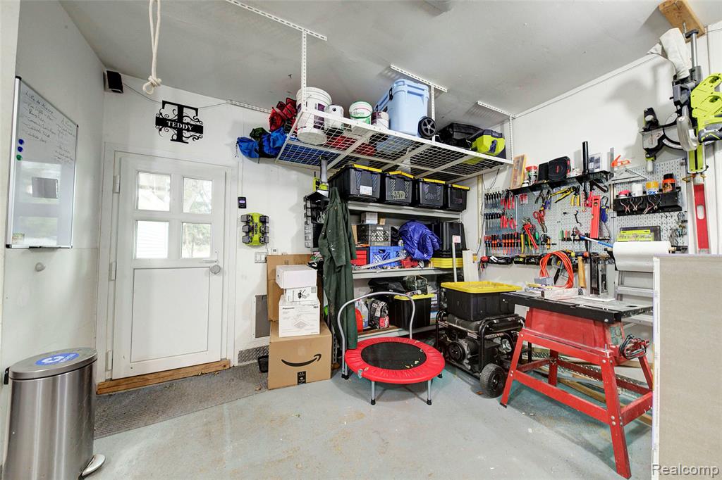 532 John R, Milford, MI 48381 — Photo 37
