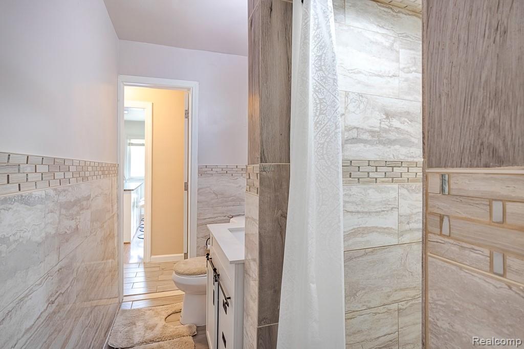8100 Lochdale Street, Dearborn Heights, MI 48127 — Photo 69