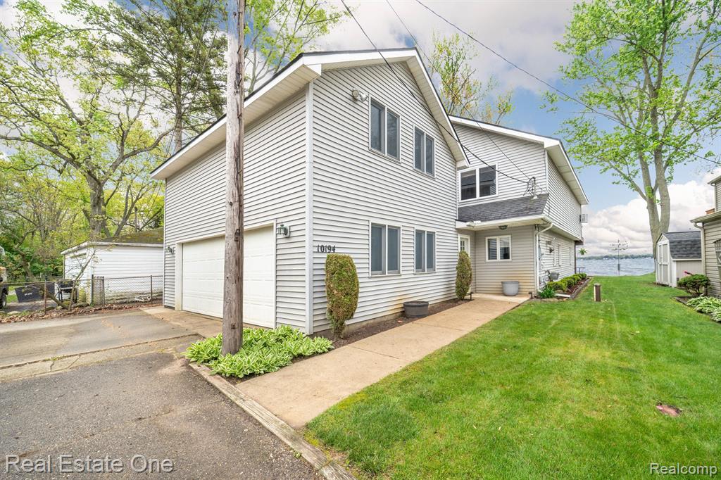10194 Elmcrest Road, Whitmore Lake, MI 48189 — Photo 16