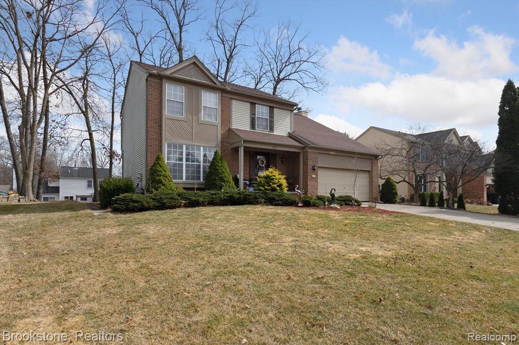 465 THORNRIDGE Drive, Rochester Hills, MI 48307 — front exterior