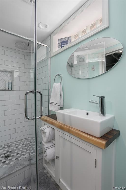 454 W Oakridge Street, Ferndale, MI 48220 — Photo 34