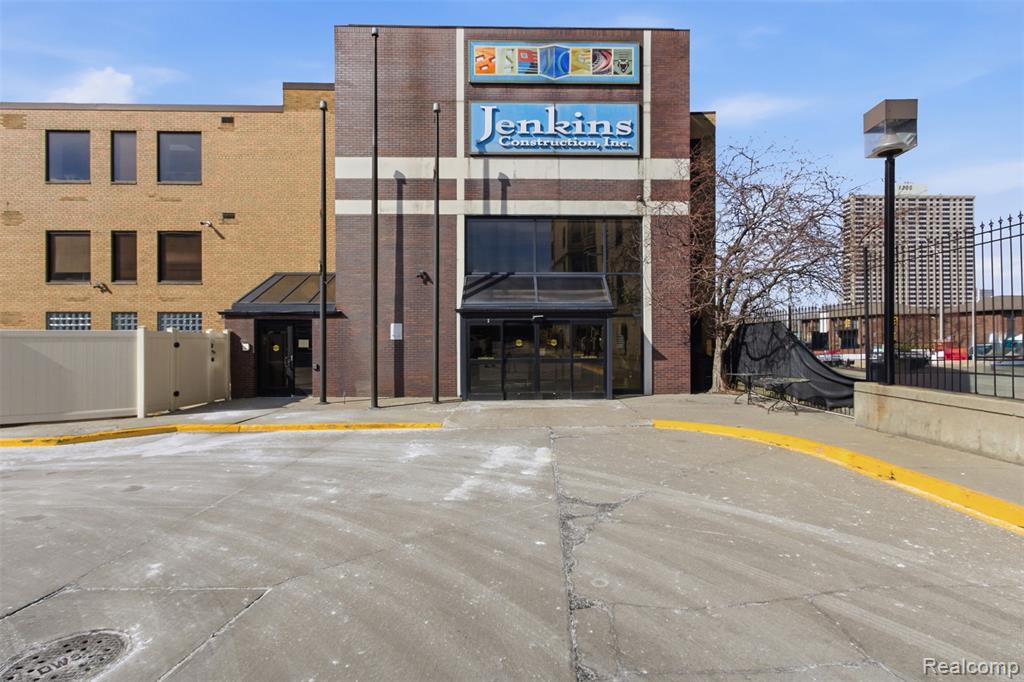 985 E Jefferson, Detroit, MI 48207