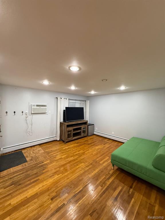 3421 Hillside Drive, 28, Royal Oak, MI 48073 — Photo 4